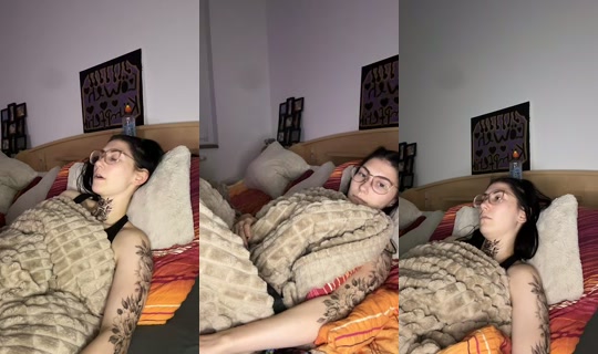 elly187erz TikTok Live — Oct 3, 2026, 7:58 PM