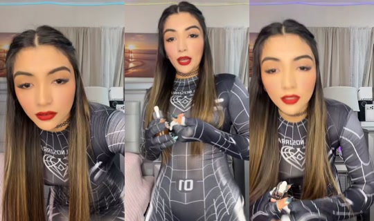elsa.melgar18 TikTok Live — Oct 4, 2026, 12:55 AM