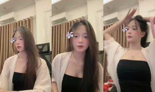 embechine32 TikTok Live — Aug 28, 2026, 2:30 PM