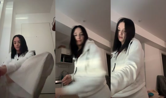 emmagclvs TikTok Live — Oct 5, 2026, 2:50 PM