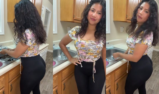 esme.cruz50 TikTok Live — Aug 23, 2026, 12:58 AM