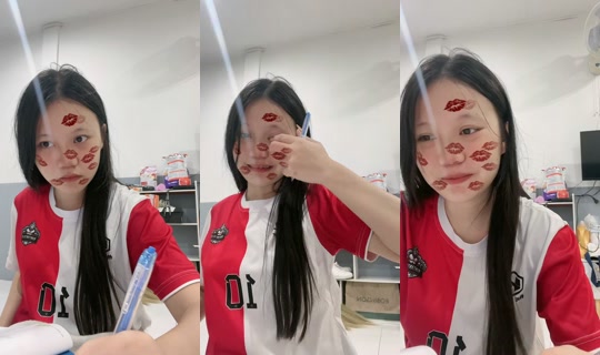 f307294 TikTok Live — Oct 4, 2026, 4:07 PM