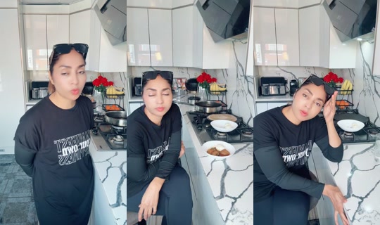 fariibuttofficial TikTok Live — Oct 8, 2026, 11:18 AM