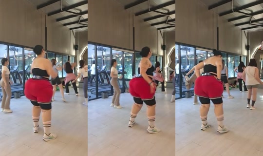 fon_plus_size_thailand TikTok Live — Oct 1, 2026, 11:30 AM