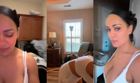 foxglove888 TikTok Live — Oct 1, 2026, 9:44 PM