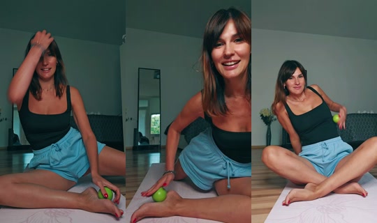 frau.aura TikTok Live — Oct 1, 2026, 7:43 AM
