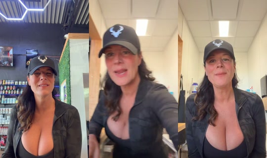 genxhottubmom TikTok Live — Oct 8, 2026, 4:49 PM