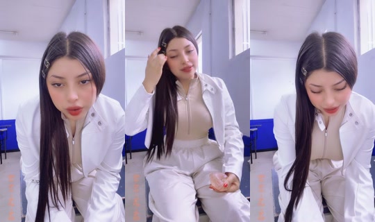 glossier.jxx TikTok Live — Oct 1, 2026, 2:27 PM