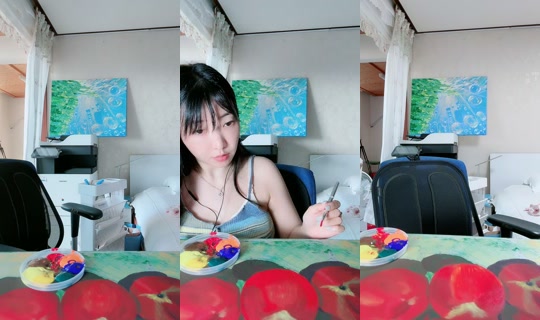 hey_syeon TikTok Live — Oct 5, 2026, 8:18 AM