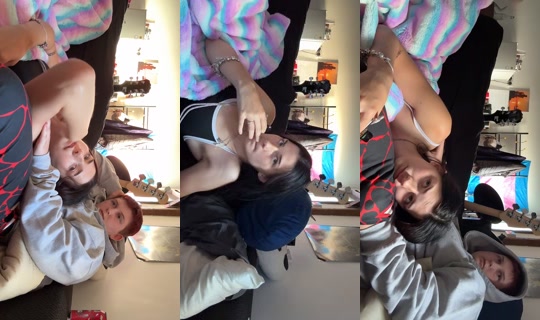 hollymay_2007 TikTok Live — Oct 4, 2026, 4:11 PM