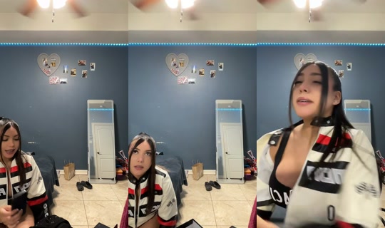 its_.julie22 TikTok Live — Oct 4, 2026, 1:56 AM