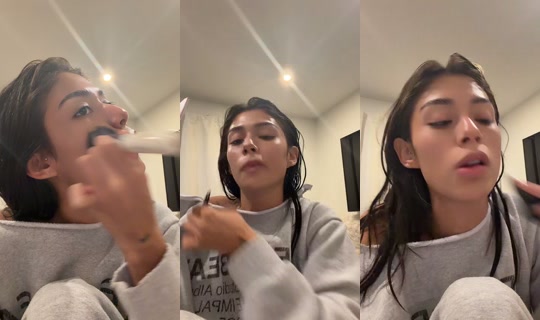 izzsecretlife TikTok Live — Oct 4, 2026, 4:14 AM