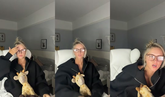 izzymarshallx TikTok Live — Aug 26, 2026, 10:44 PM