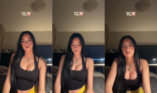 jadeskoupas TikTok Live — Oct 3, 2026, 12:23 PM