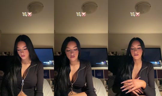 jadeskoupas TikTok Live — Oct 4, 2026, 9:34 AM