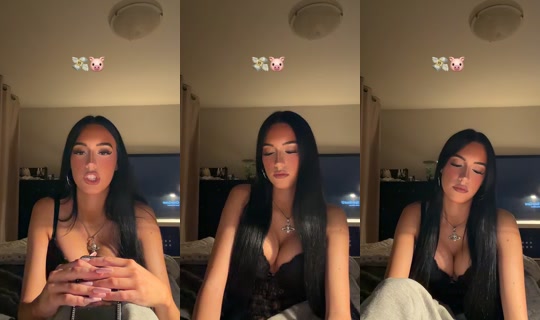 jadeskoupas TikTok Live — Oct 7, 2026, 11:11 AM