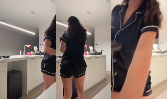 juilialambert TikTok Live — Oct 1, 2026, 11:15 AM