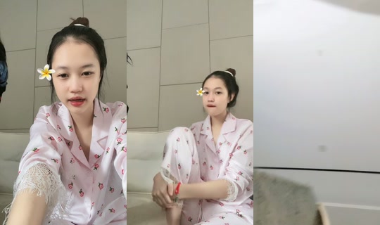 julie_210 TikTok Live — Oct 2, 2026, 10:20 AM