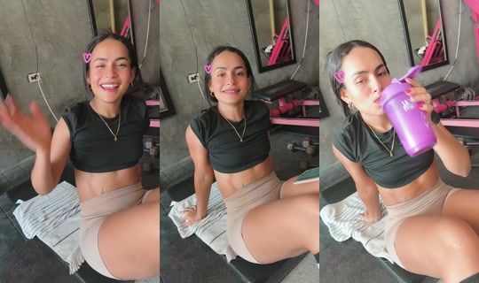 karolinillidge TikTok Live — Oct 2, 2026, 3:45 PM