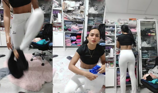 karolinillidge TikTok Live — Oct 4, 2026, 10:05 PM