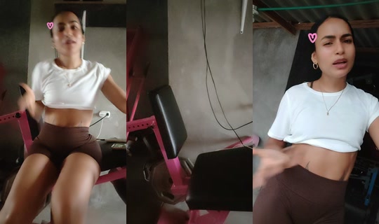 karolinillidge TikTok Live — Oct 8, 2026, 10:04 PM