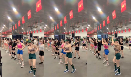 khanhhuyenvuive99 TikTok Live — Oct 1, 2026, 10:28 PM