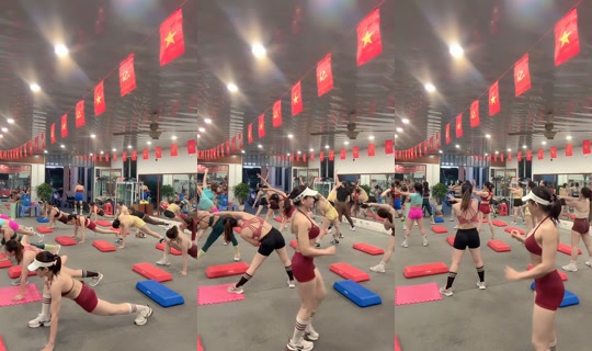 khanhhuyenvuive99 TikTok Live — Oct 2, 2026, 10:42 PM