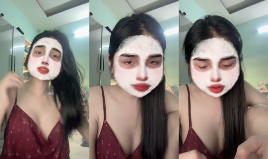 khanhnhi213 TikTok Live — Aug 22, 2026, 11:23 PM