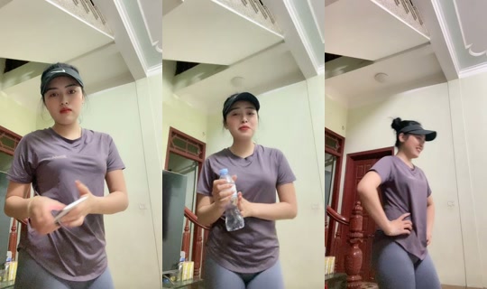 khinaodangdepdoiten9 TikTok Live — Oct 3, 2026, 10:12 PM