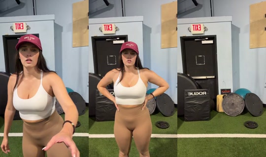 krystlefelder TikTok Live — Aug 25, 2026, 3:23 PM