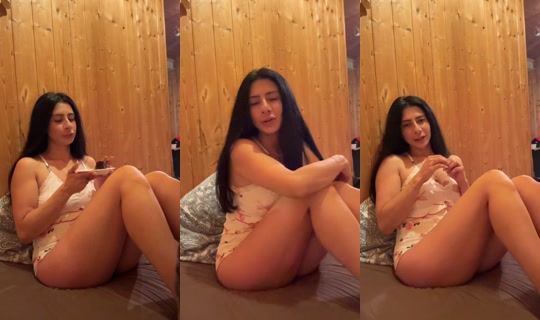 lalunax01 TikTok Live — Oct 3, 2026, 10:02 PM