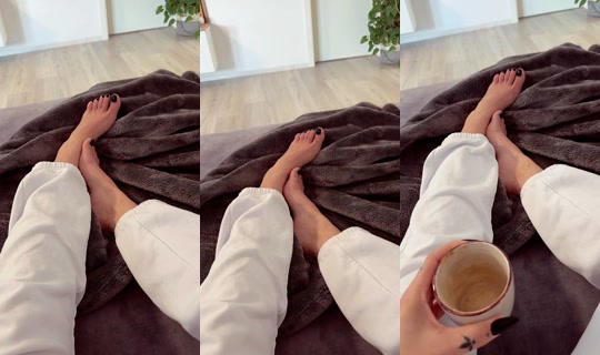 lauradenier TikTok Live — Oct 3, 2026, 7:54 AM