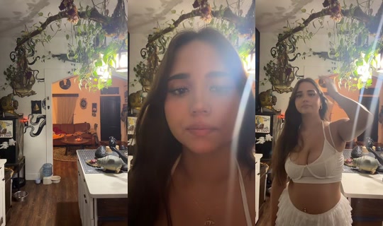 leahtorok TikTok Live — Oct 4, 2026, 4:01 AM