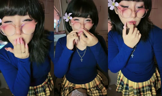 lily_lioon TikTok Live — Oct 4, 2026, 7:21 AM