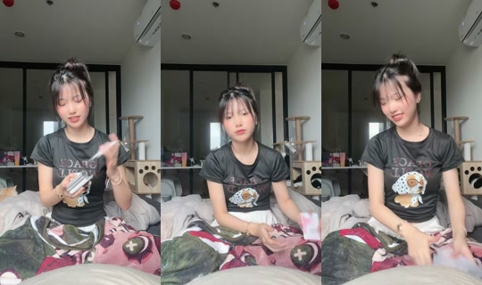 lilykamoll TikTok Live — Aug 22, 2026, 6:47 AM
