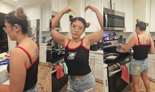 littlepotstickers TikTok Live — Oct 4, 2026, 2:11 AM