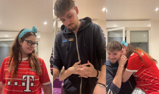 littlesweetfoxy TikTok Live — Aug 25, 2026, 9:09 PM
