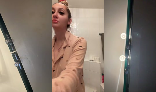 lizzyli64 TikTok Live — Oct 3, 2026, 7:49 PM