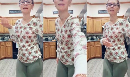llaremyyy24 TikTok Live — Oct 2, 2026, 4:52 PM
