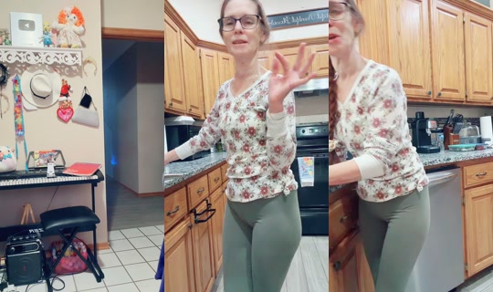 llaremyyy24 TikTok Live — Oct 4, 2026, 3:55 PM