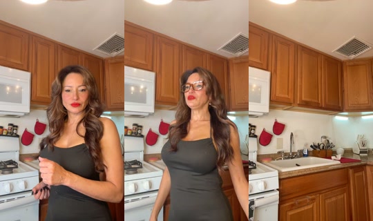 lolaros000 TikTok Live — Oct 8, 2026, 11:11 AM