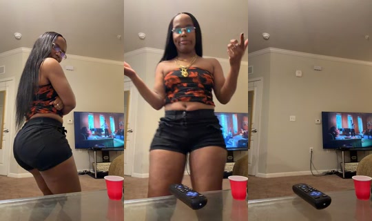 lovejones465 TikTok Live — Oct 3, 2026, 11:52 PM