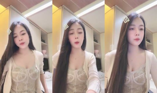 lovesally32 TikTok Live — Oct 4, 2026, 12:33 PM