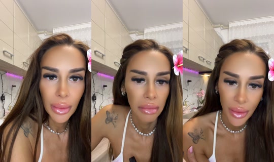 lucia_lsy38 TikTok Live — Oct 2, 2026, 7:19 PM