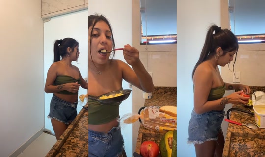 ludmibonaa TikTok Live — Oct 4, 2026, 12:25 PM