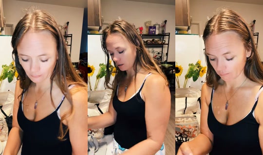 magnificent__meg TikTok Live — Oct 2, 2026, 2:49 PM