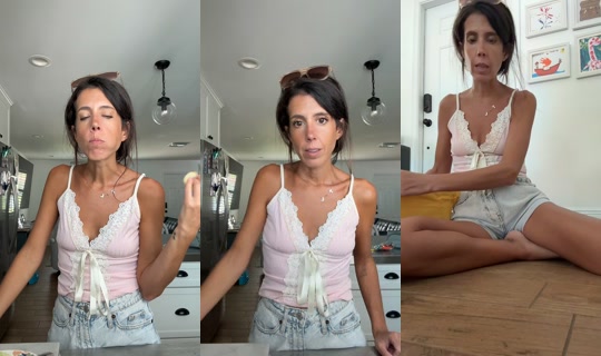 mama_hour TikTok Live — Aug 24, 2026, 5:04 PM
