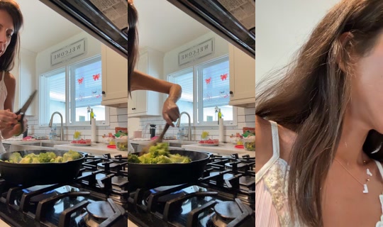 mama_hour TikTok Live — Aug 24, 2026, 8:55 PM