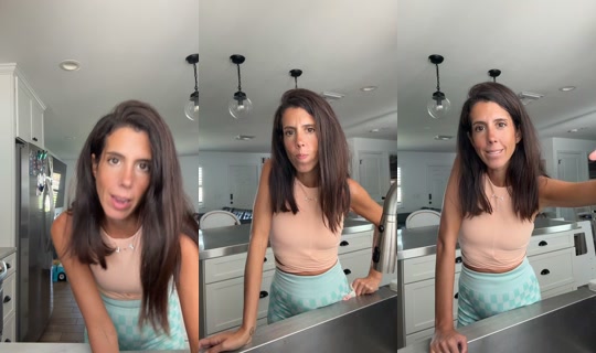 mama_hour TikTok Live — Aug 26, 2026, 2:23 PM