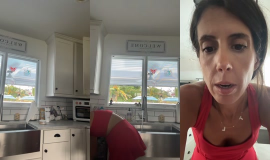 mama_hour TikTok Live — Oct 4, 2026, 6:44 PM